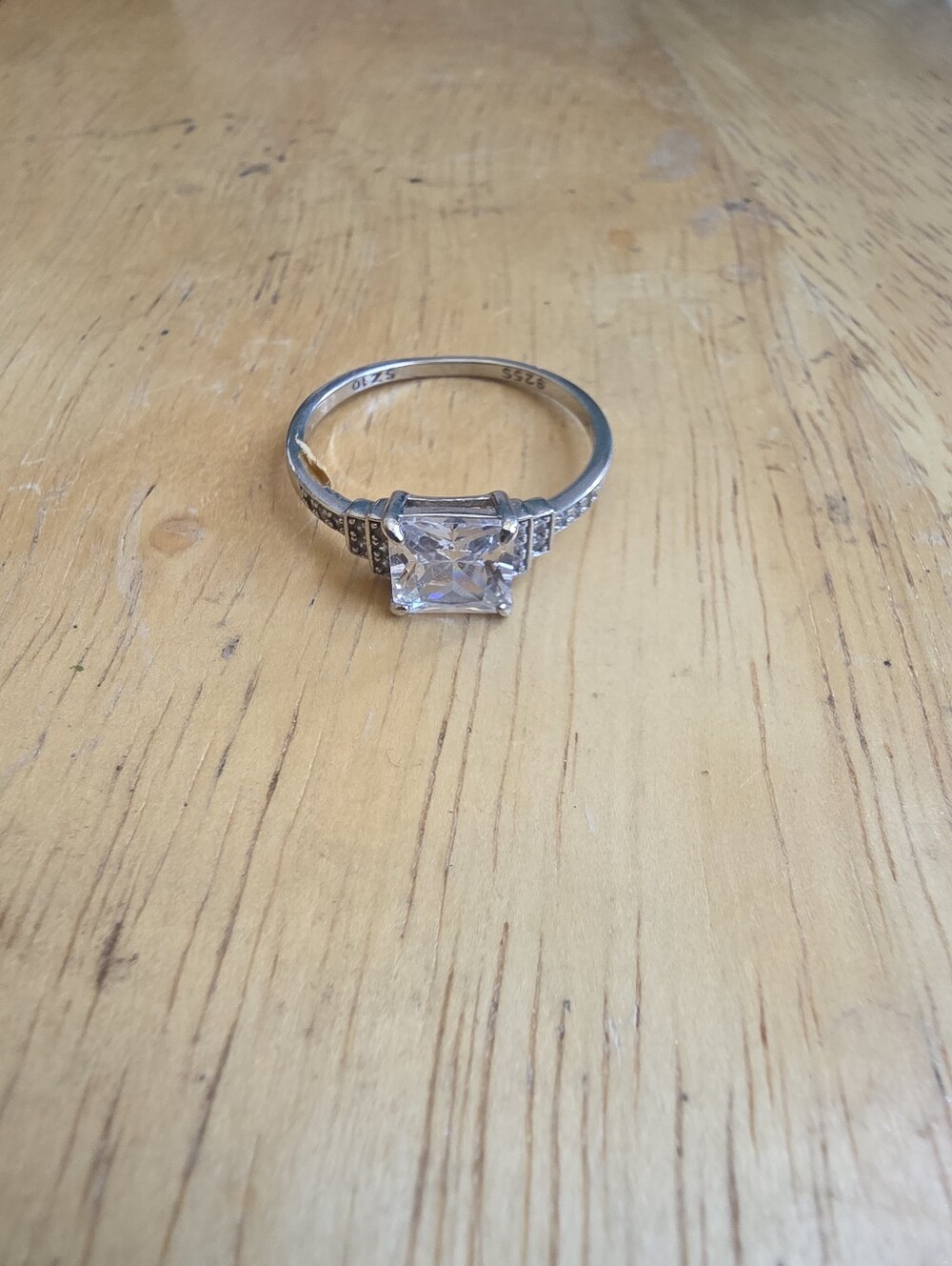 Sterling Silver Clear Stone Solitaire Ring 925